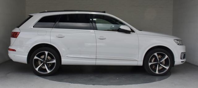 Audi Q7 image 1