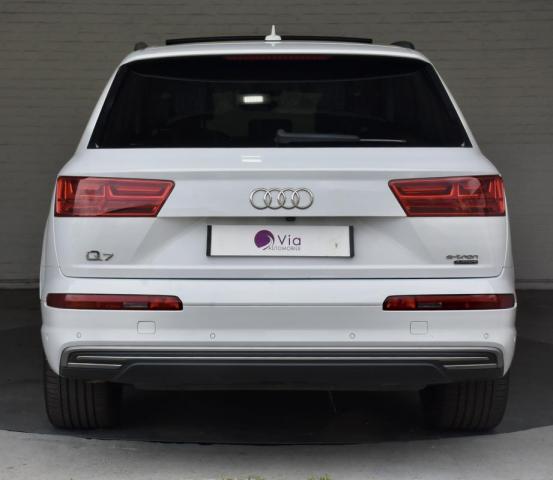 Audi Q7 image 8
