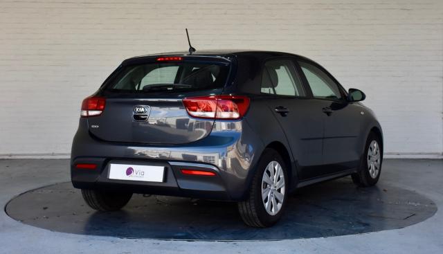 Kia Rio image 3
