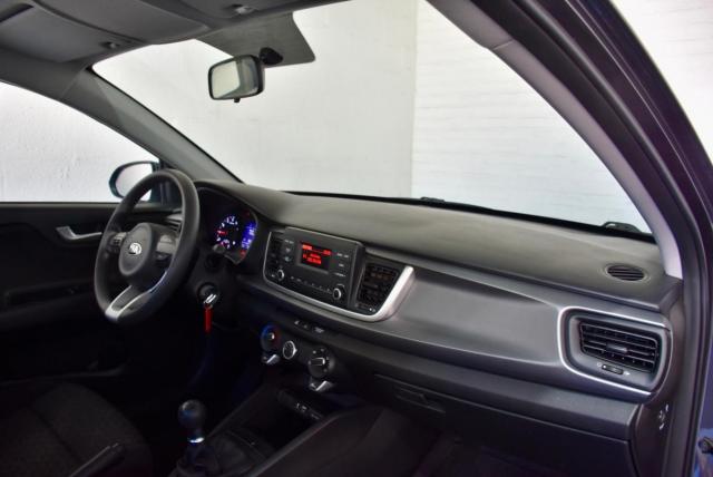 Kia Rio image 2