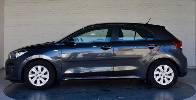 Kia Rio image 1