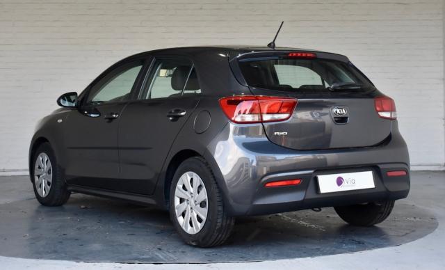 Kia Rio image 9