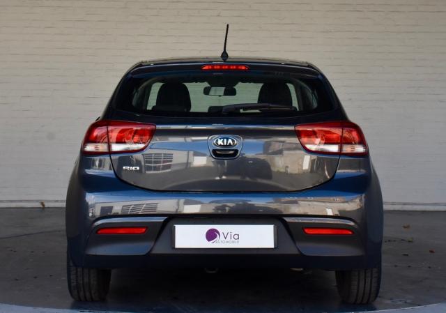 Kia Rio image 8