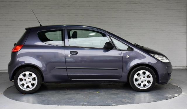 Mitsubishi Colt image 6