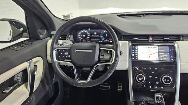 Land Rover Discovery Sport image 3