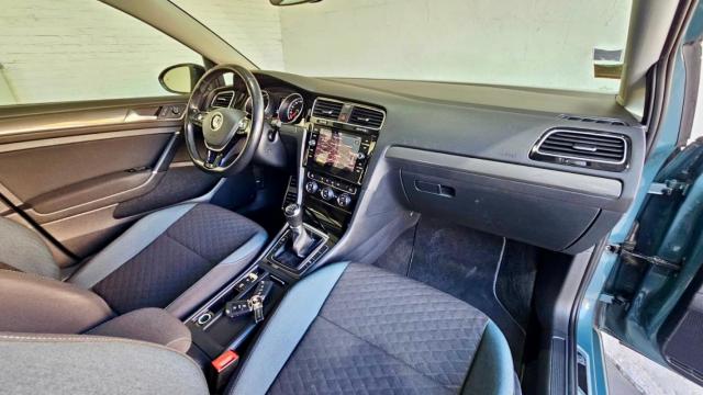 Volkswagen Golf image 7