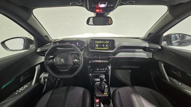 Peugeot 2008 image 3