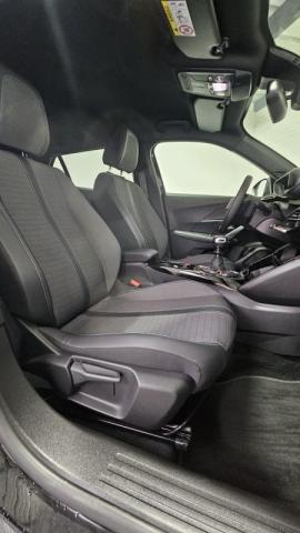 Peugeot 2008 image 5