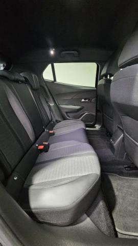 Peugeot 2008 image 8