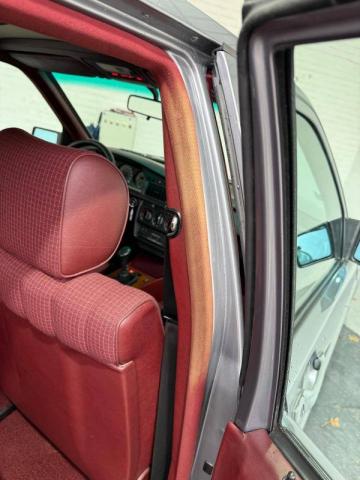 Mercedes Benz 190 image 1