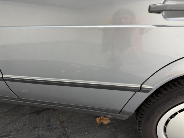 Mercedes Benz 190 image 3