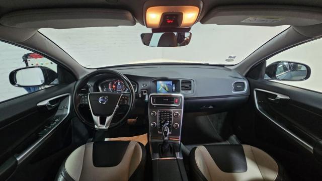 Volvo V60 Cross Country image 6