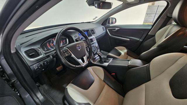 Volvo V60 Cross Country image 7