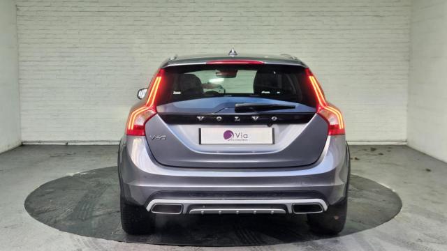 Volvo V60 Cross Country image 3
