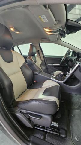 Volvo V60 Cross Country image 9