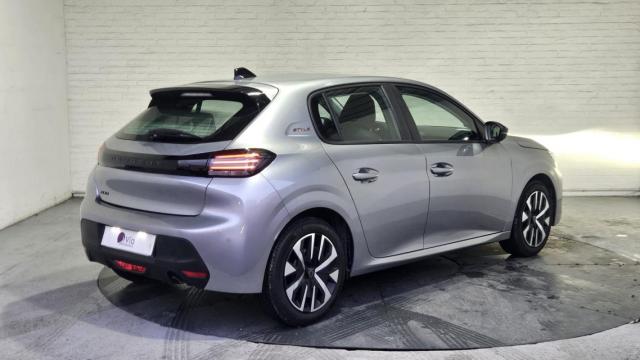 Peugeot 208 image 6