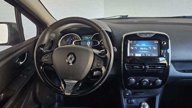 Renault Clio image 2