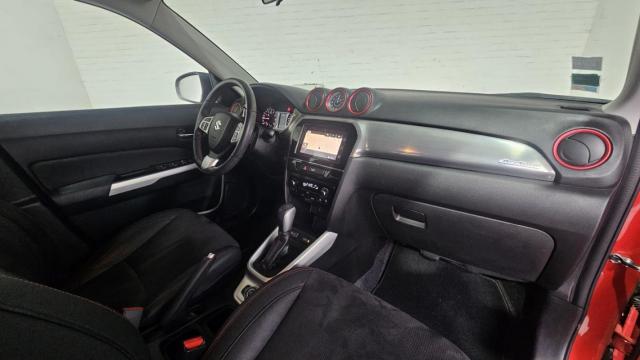 Suzuki Vitara image 2