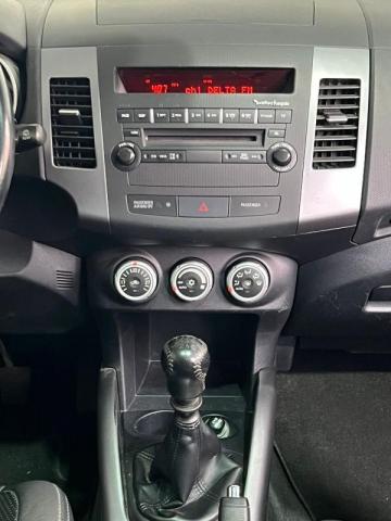 Mitsubishi Outlander image 5