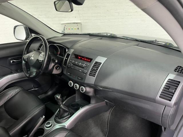 Mitsubishi Outlander image 7