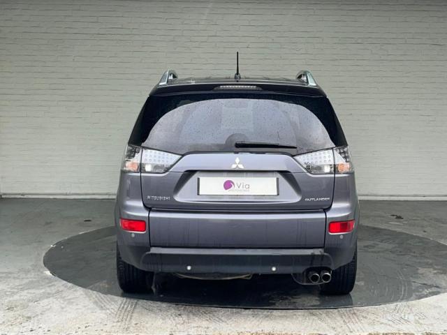Mitsubishi Outlander image 2