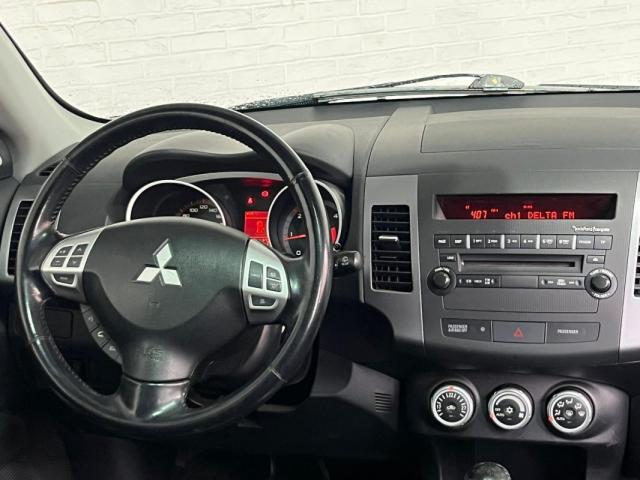 Mitsubishi Outlander image 9