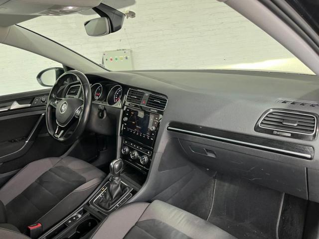 Volkswagen Golf image 8