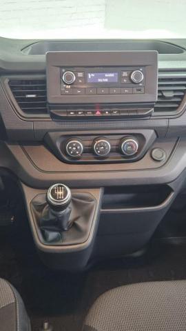 Renault Trafic image 4