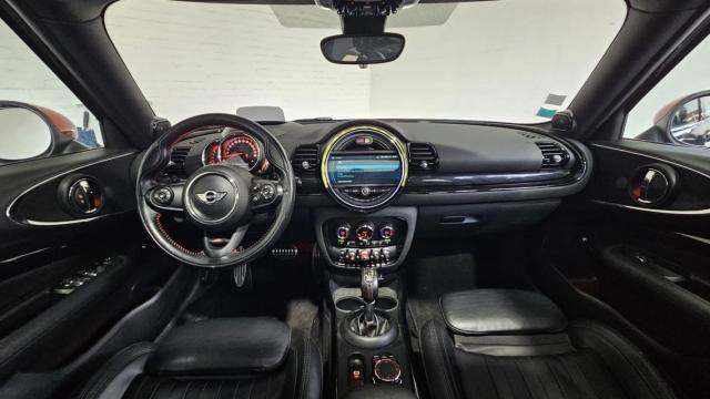 Mini Clubman image 2