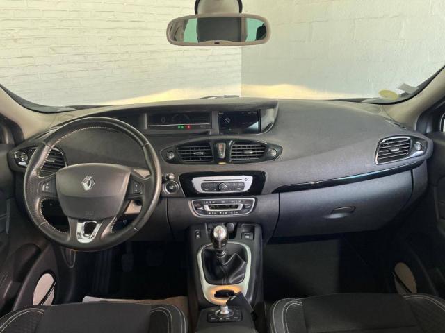 Renault Grand Scénic image 1