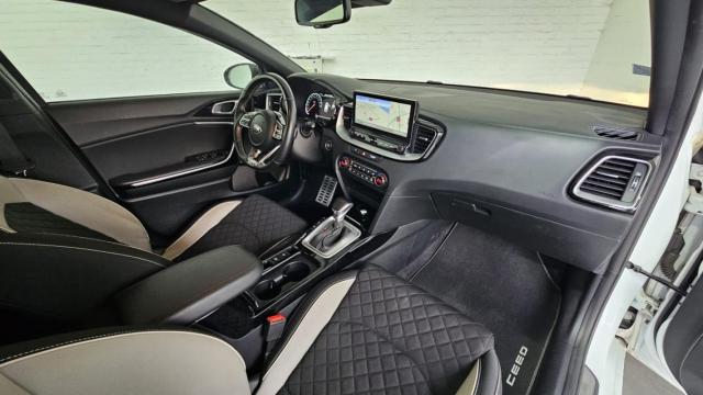 Kia Pro_cee'D image 1