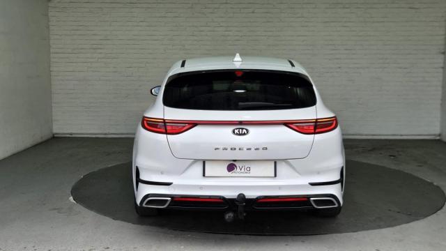 Kia Pro_cee'D image 5