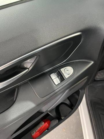 Mercedes Benz Vito image 6