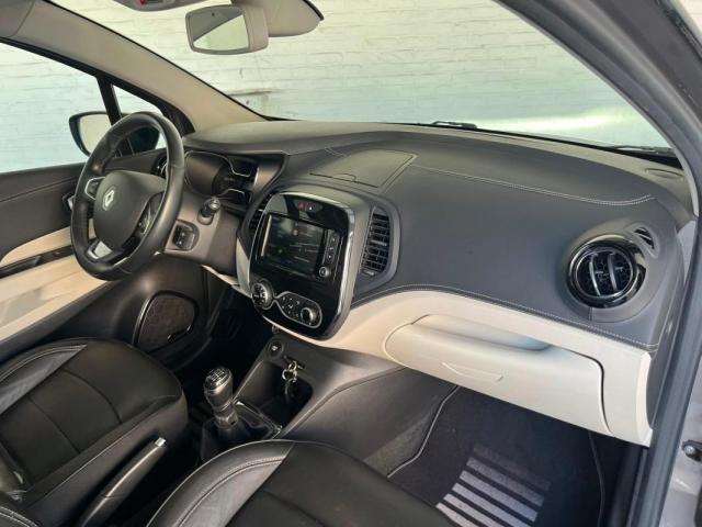 Renault Captur image 1