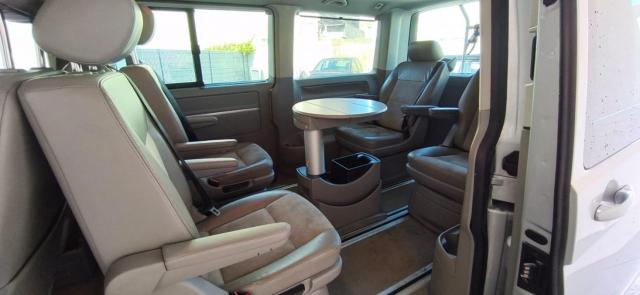 Volkswagen Multivan image 9