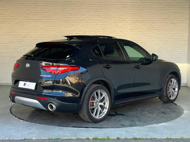 Alfa Romeo Stelvio image 1