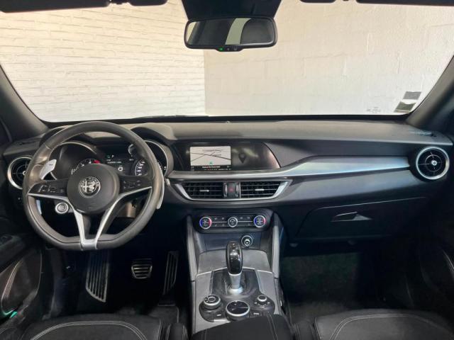 Alfa Romeo Stelvio image 9