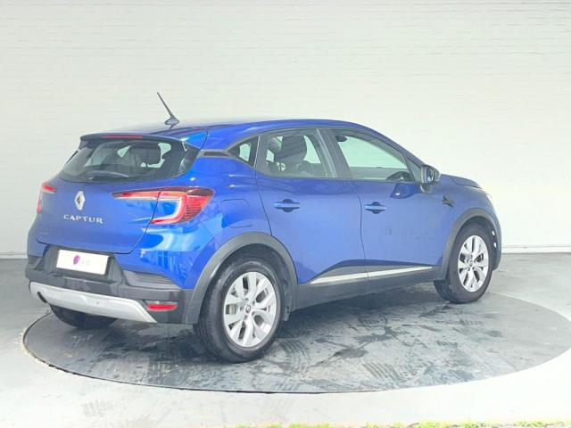 Renault Captur image 2