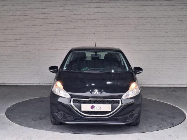 Peugeot 208 image 2