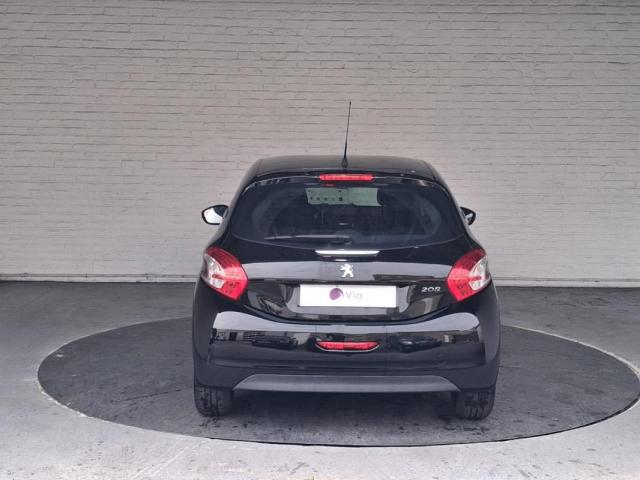 Peugeot 208 image 3