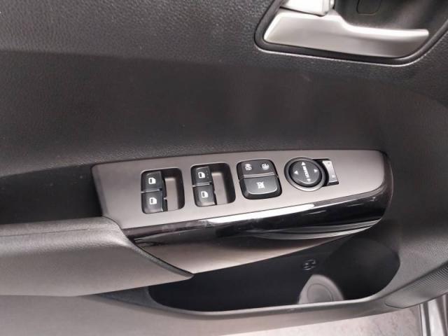 Kia Picanto image 8
