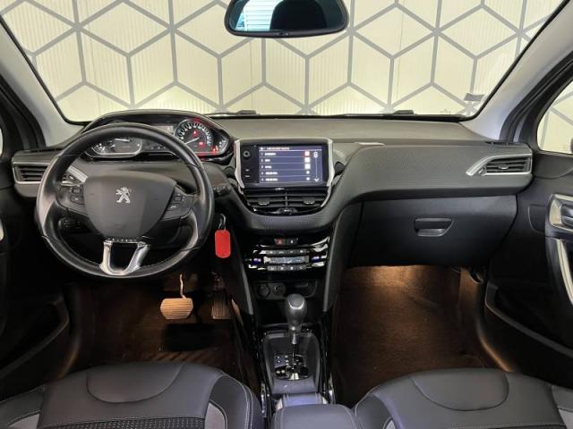Peugeot 2008 image 8