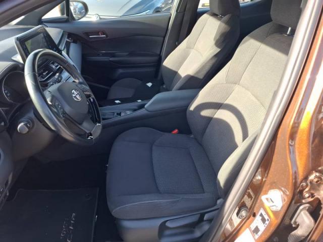 Toyota C-Hr image 2