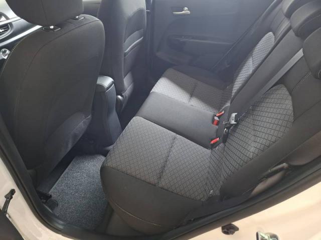 Kia Picanto image 9