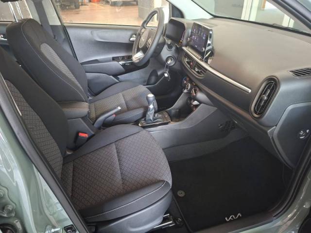 Kia Picanto image 8