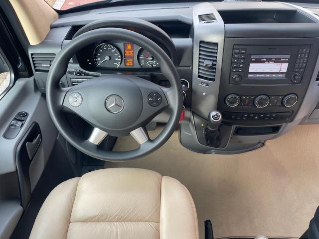 Mercedes Benz Sprinter image 5