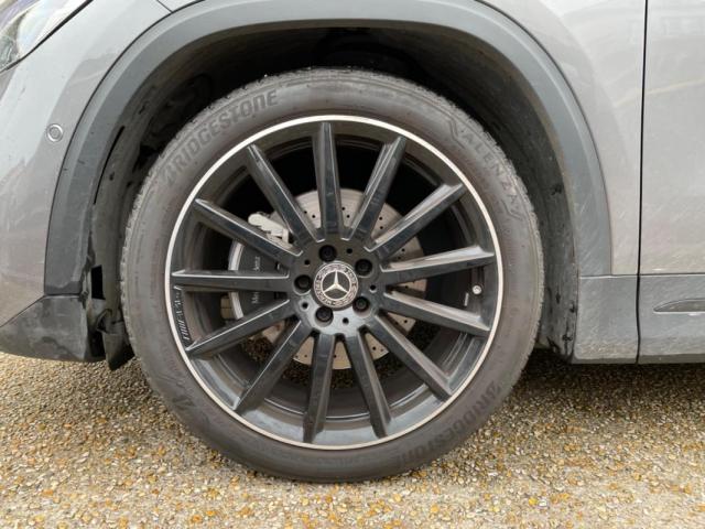Mercedes Benz Gla image 2