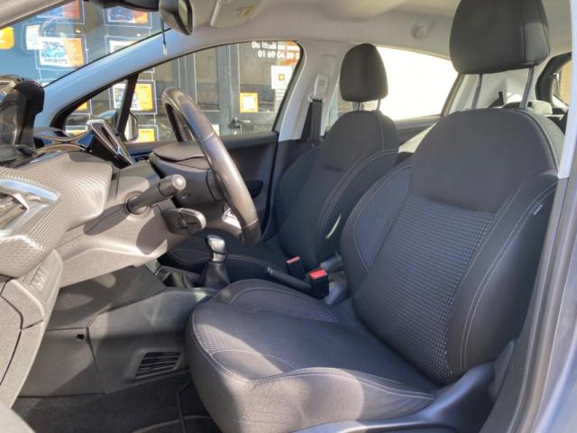 Peugeot 208 image 3