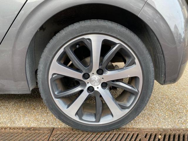 Peugeot 208 image 2