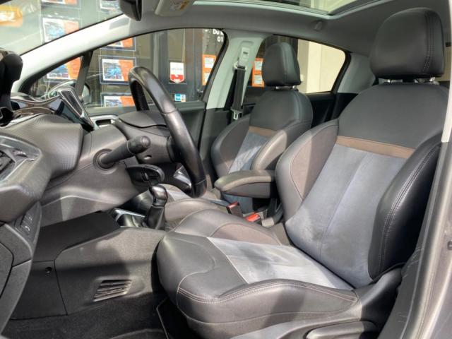 Peugeot 208 image 1